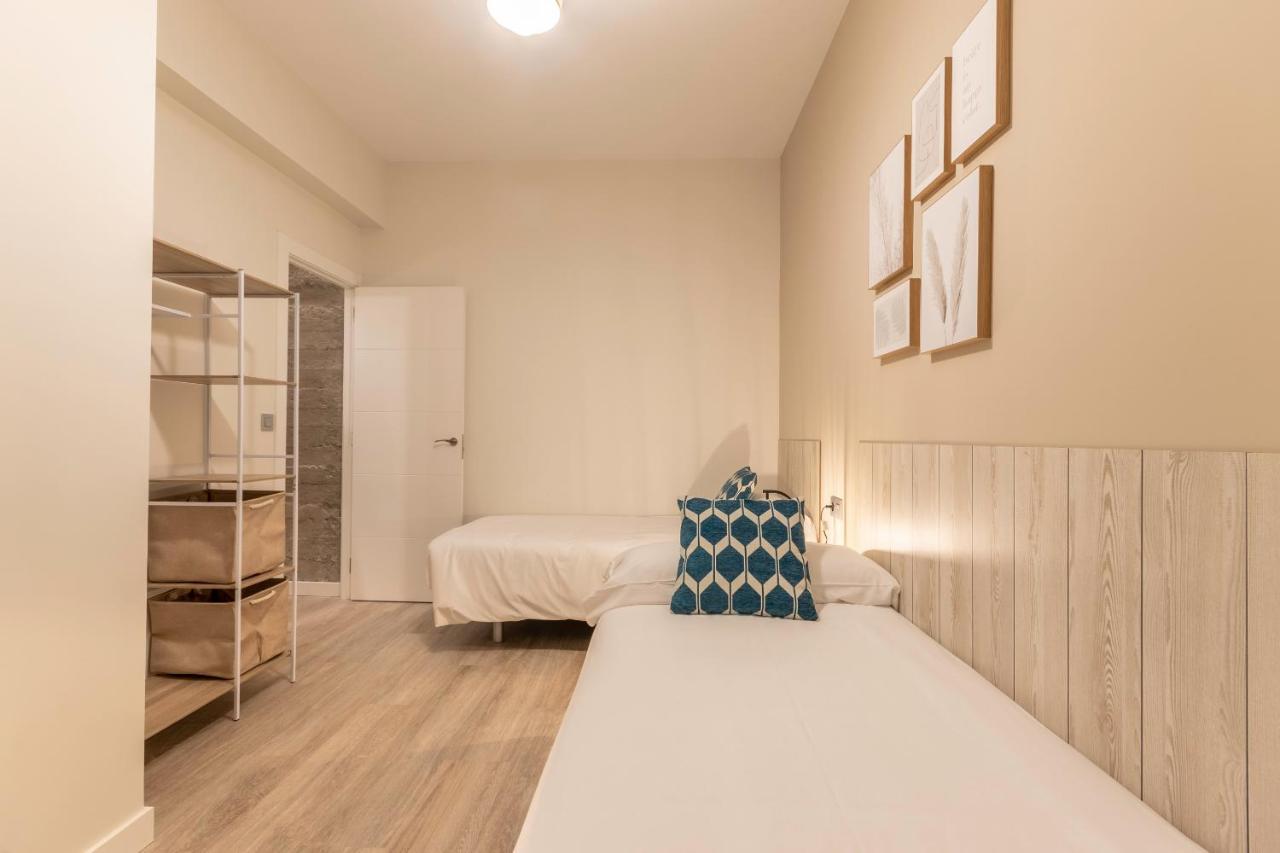 Recien Reformado Junto A Metro San Mames Appartement Bilbao Buitenkant foto